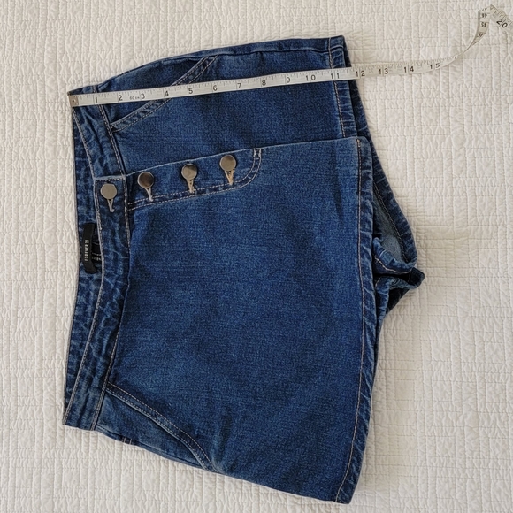 Forever 21 Women Denim Short - Picture 9 of 11